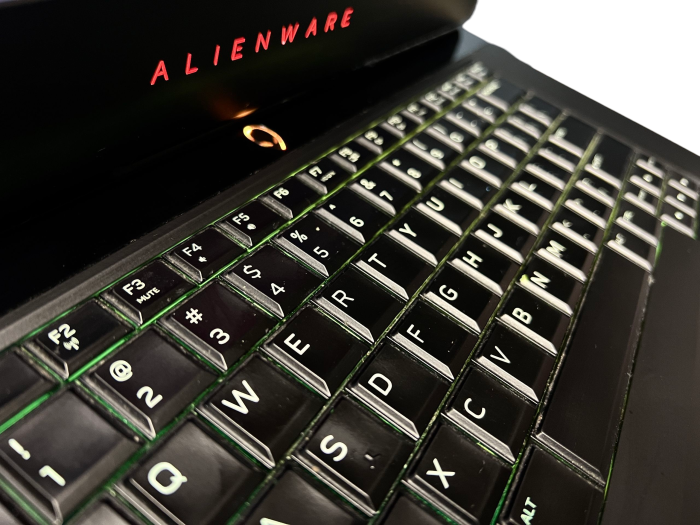 Ноутбук Dell Alienware I7-7820HQ/16GB/512SSD/GTX1070 Б/В
