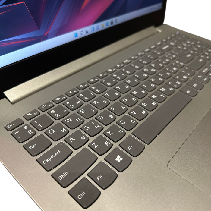 Ноутбук Lenovo IdeaPad 330 i3-7020U/8GB/240SSD/MX110-2GB Б/В
