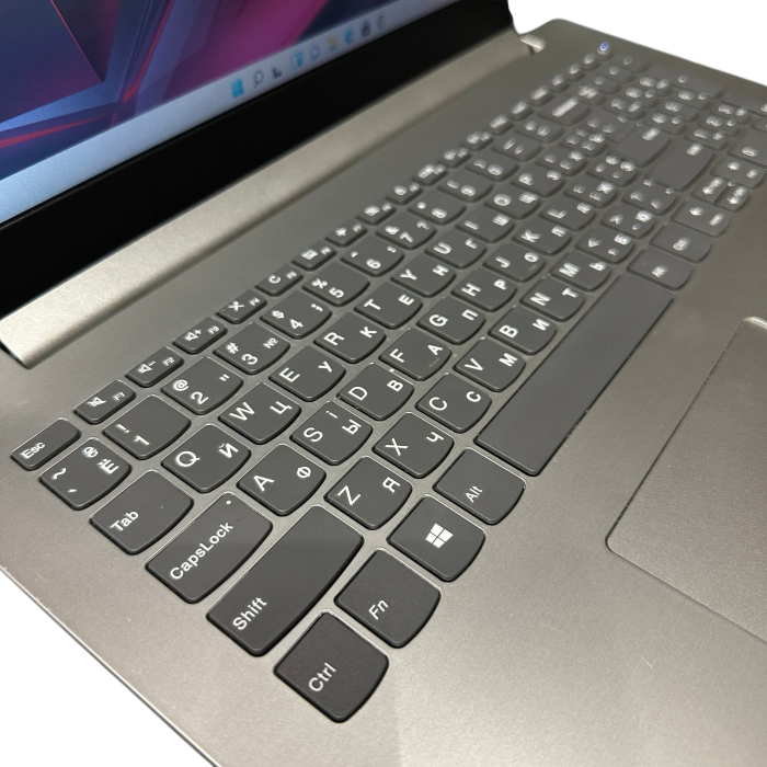 Ноутбук Lenovo ideapad i3-7020U/8GB/240SSD/MX110-2GB Б/В