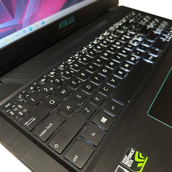 Ноутбук Asus VivoBook X570ZD Ryzen 5 2500U/8GB/256SSD/GTX1050-2GB Б/В