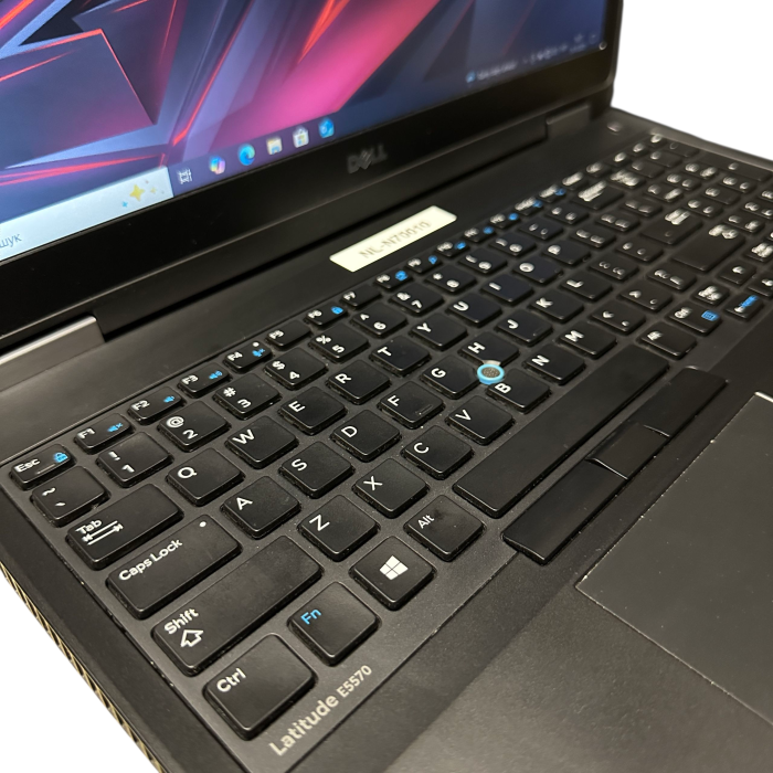 Ноутбук Dell Latitude E5570 i5-6300U/8GB/128SSD/Radeon R7 M360 Б/В