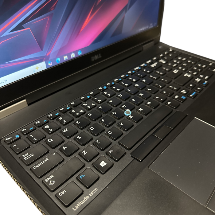 Ноутбук Dell Latitude 5591 i7-8850H/8GB/128SSD/MX130-2GB Б/В
