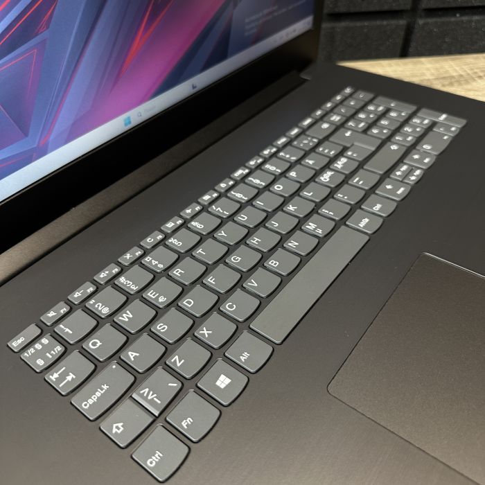 Ноутбук Lenovo Ideapad 330 17,3" A4-9125/4GB/320 HDD /Radeon R3 Б/В