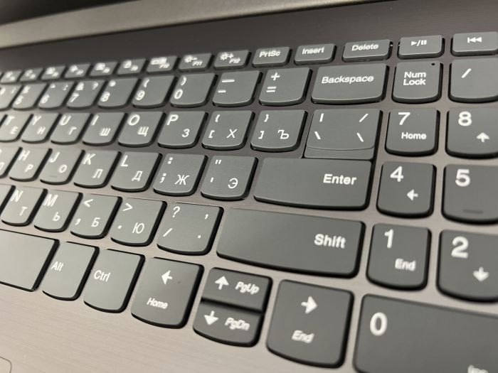 Ноутбук Lenovo Ideapad 320-15ISK i3-6006U 8 GB 240SSD + 500HDD NVIDIA GeForce 920MX