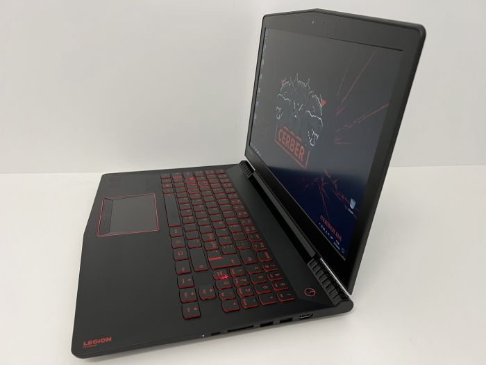 Lenovo Y520-15IKBN i5-7300HQ 8Gb 240Gb SSD 1Tb HDD GTX1050-2Gb