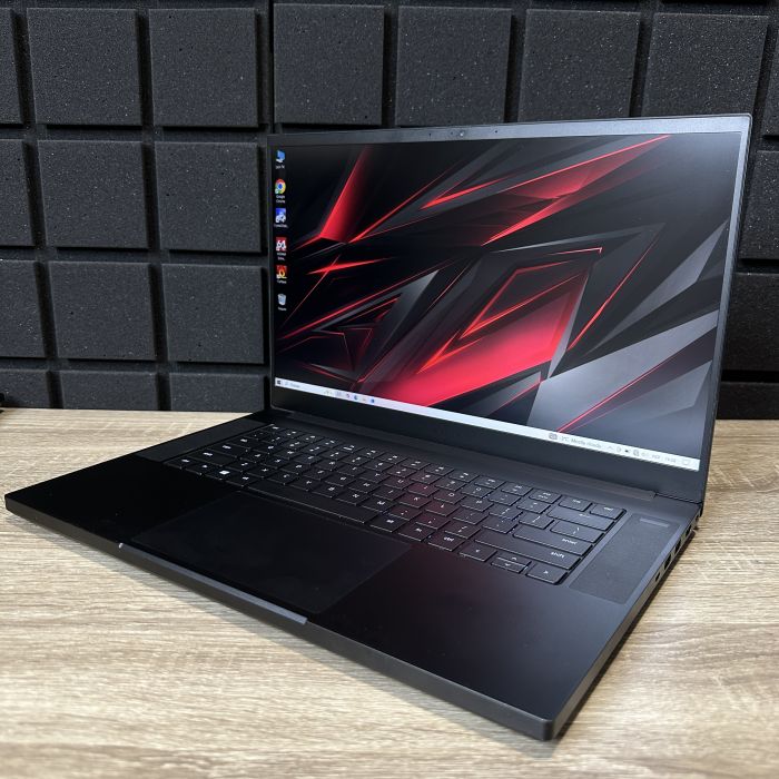 Ноутбук Razer Blade 15 RZ09-0328 144Hz I7-10750H/16GB/500SSD/RTX 2070MQ-8GB Б/В