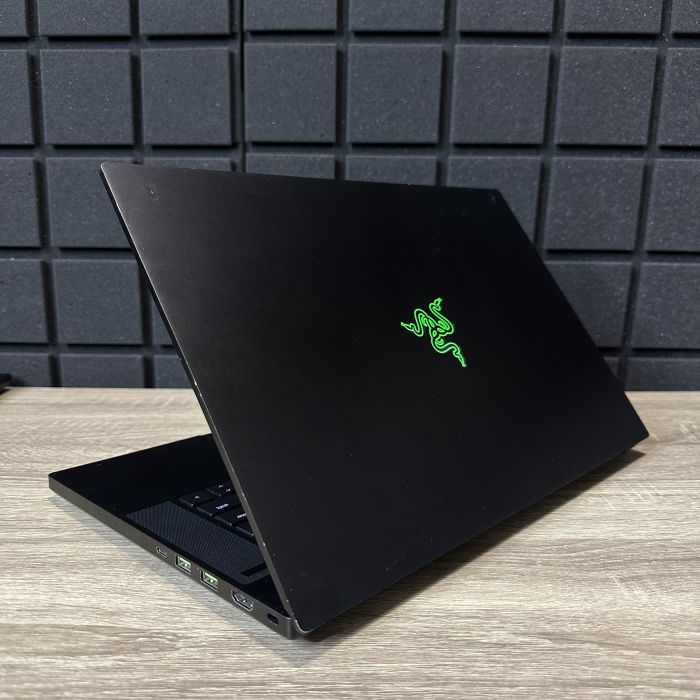 Ноутбук Razer Blade 15 RZ09-0328 144Hz I7-10750H/16GB/500SSD/RTX 2070MQ-8GB Б/В