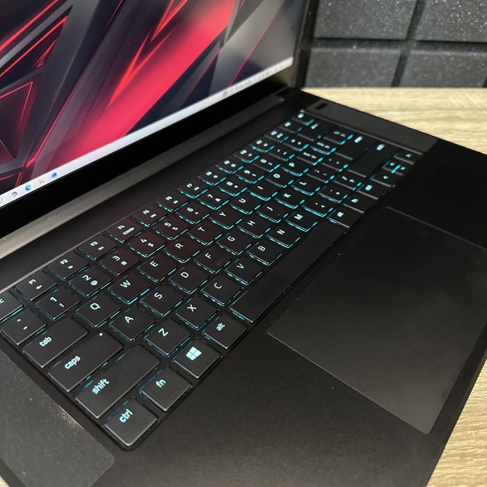 Ноутбук Razer Blade 15 RZ09-0328 144Hz I7-10750H/16GB/500SSD/RTX 2070MQ-8GB Б/В