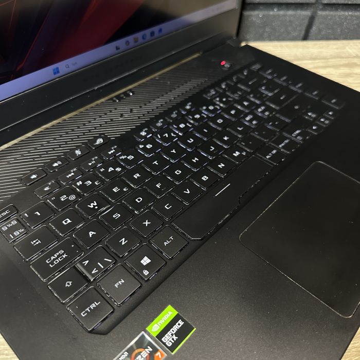 Ноутбук ASUS ROG Zephyrus 120Hz Ryzen 7 3750H/16Gb/512SSD/GTX1660Ti-6Gb Б/В
