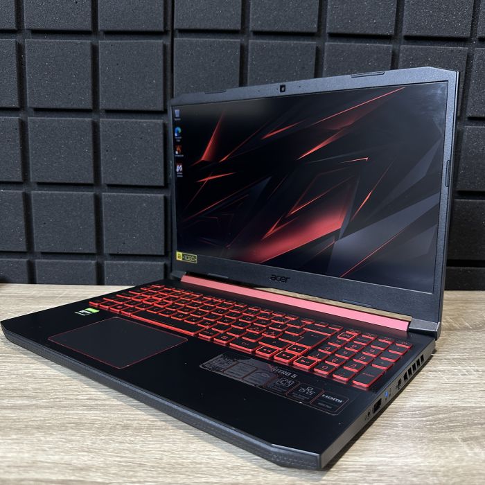 Ноутбук Acer Nitro 5 i5-9300H/8Gb/256SSD/GTX1650-4GB Б/В