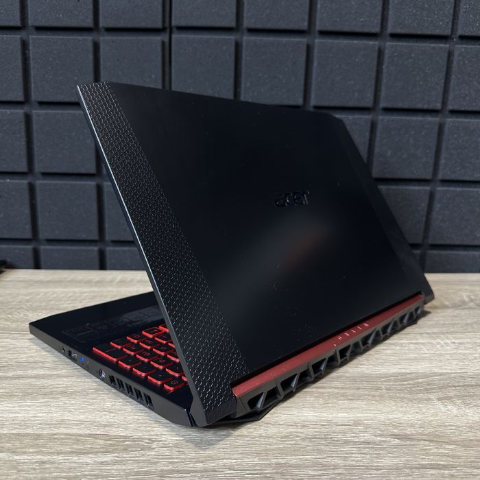Ноутбук Acer Nitro 5 i5-9300H/8Gb/256SSD/GTX1650-4GB Б/В