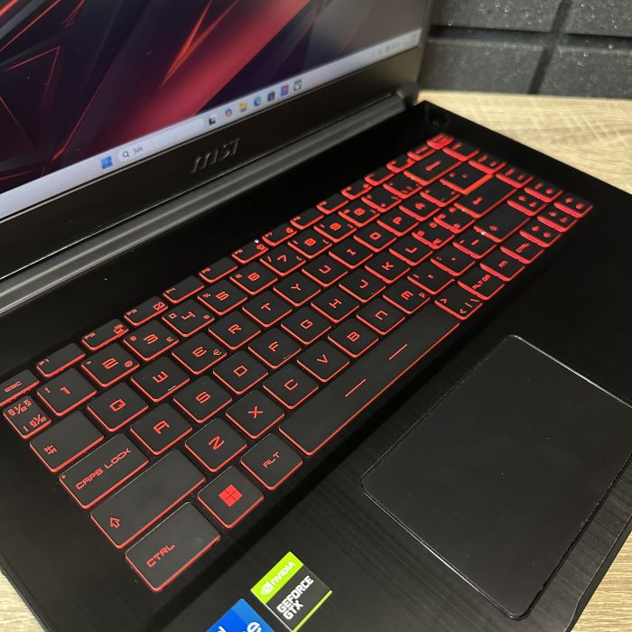 Ноутбук MSI Thin 15 144Hz i5-11400H/8Gb/512SSD/GTX1650-4Gb Б/В