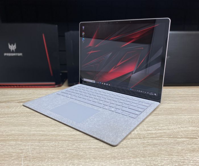 Ноутбук сенсорний Microsoft Surface 2 I5-8350U 8Gb 256Gb Graphics 620 Б/В