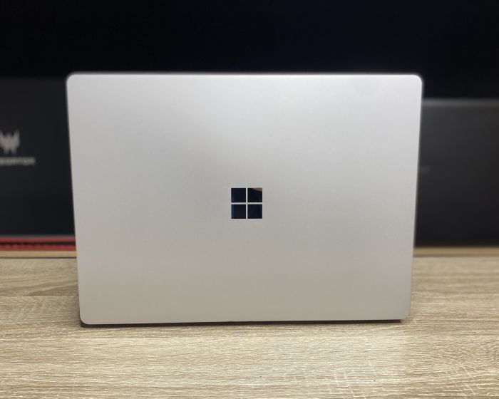 Ноутбук сенсорний Microsoft Surface 2 I5-8350U 8Gb 256Gb Graphics 620 Б/В