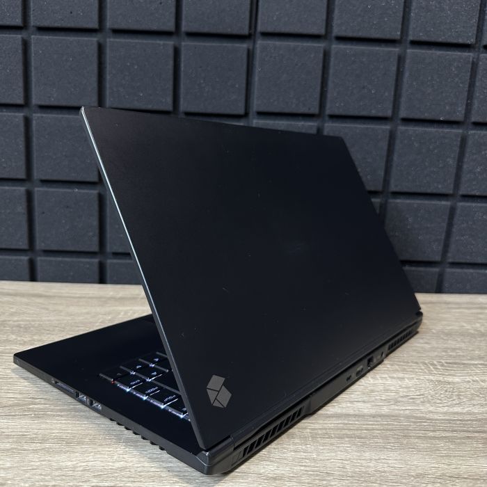 Ноутбук KOMPLETT 144Hz i7-9750H/16Gb/500SSD/GTX1660Ti-6Gb Б/В