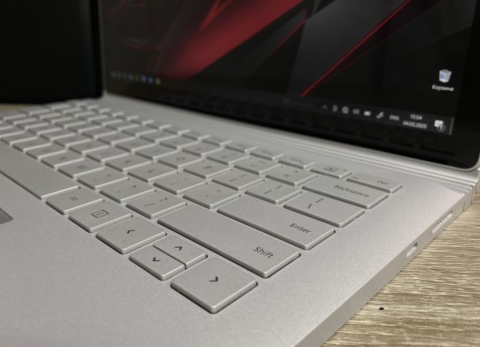Ноутбук Microsoft Surface i7-8650U 8Gb 256SSD Nvidia GTX1050 Б/В