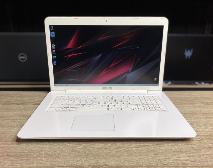 Ноутбук ASUS i7-6500U 12Gb 128SSD 2Tb HDD GTX950M Б/В