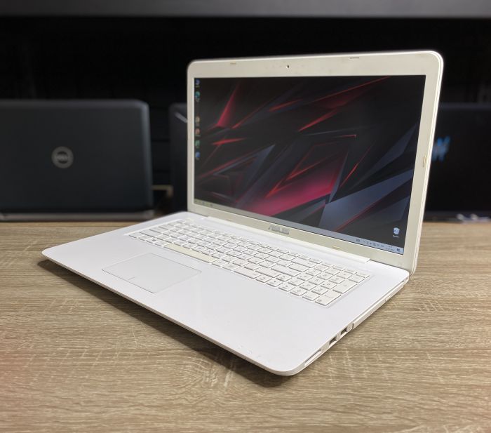 Ноутбук ASUS i7-6500U 12Gb 128SSD 2Tb HDD GTX950M Б/В