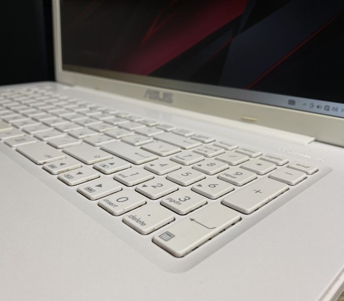 Ноутбук ASUS i7-6500U 12Gb 128SSD 2Tb HDD GTX950M Б/В