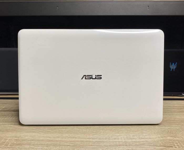 Ноутбук ASUS i7-6500U 12Gb 128SSD 2Tb HDD GTX950M Б/В