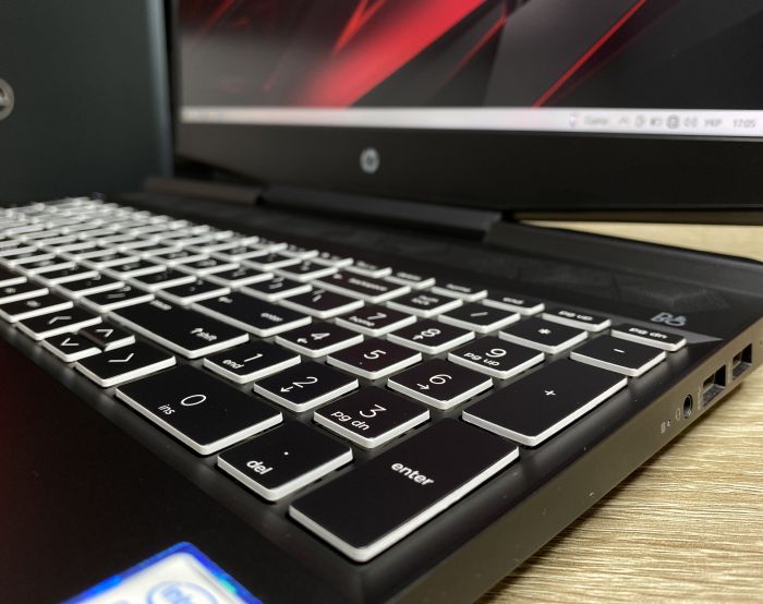 Ноутбук HP PAVILION I7-9750H 32GB 1TB SSD GTX1660 TI Б/В