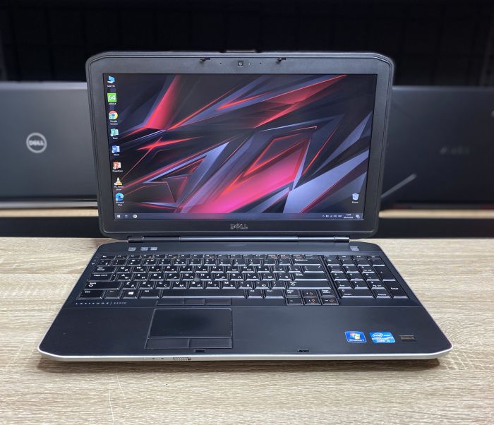 Ноутбук DELL 5530 I5-3320M  8Gb 500Gb Intel HD