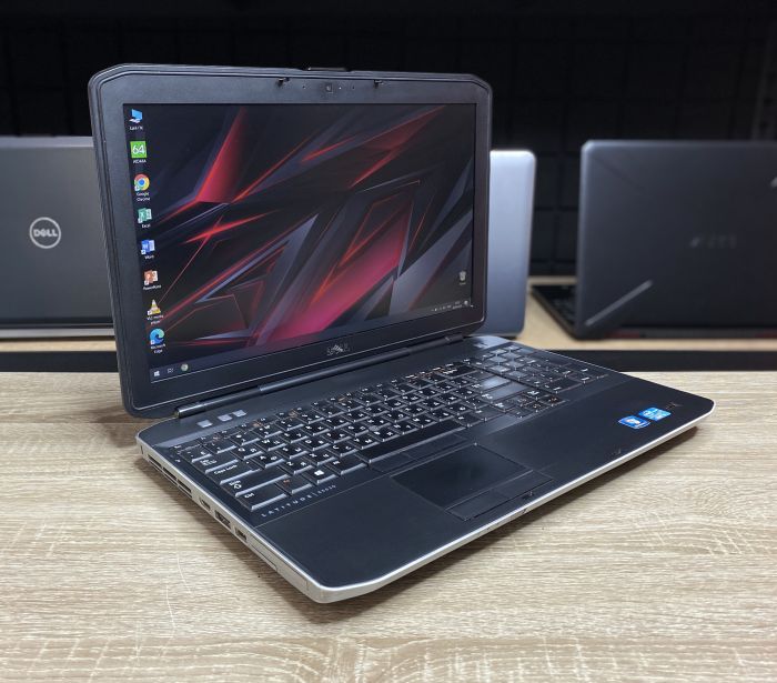 Ноутбук DELL 5530 I5-3320M  8Gb 500Gb Intel HD
