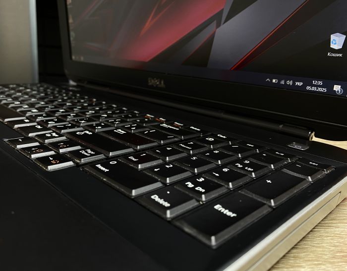 Ноутбук DELL 5530 I5-3320M  8Gb 500Gb Intel HD