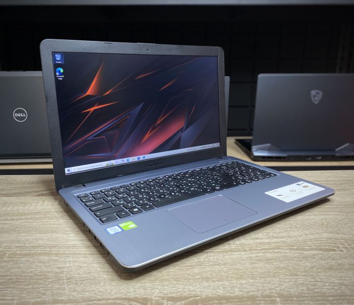 Ноутбук ASUS VivoBOOK I3-6006U 8Gb 256SSD MX110 Б/В