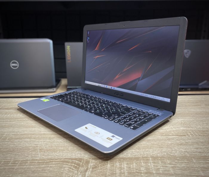 Ноутбук ASUS VivoBOOK I3-6006U 8Gb 256SSD MX110 Б/В