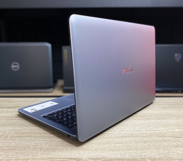 Ноутбук ASUS VivoBOOK I3-6006U 8Gb 256SSD MX110 Б/В