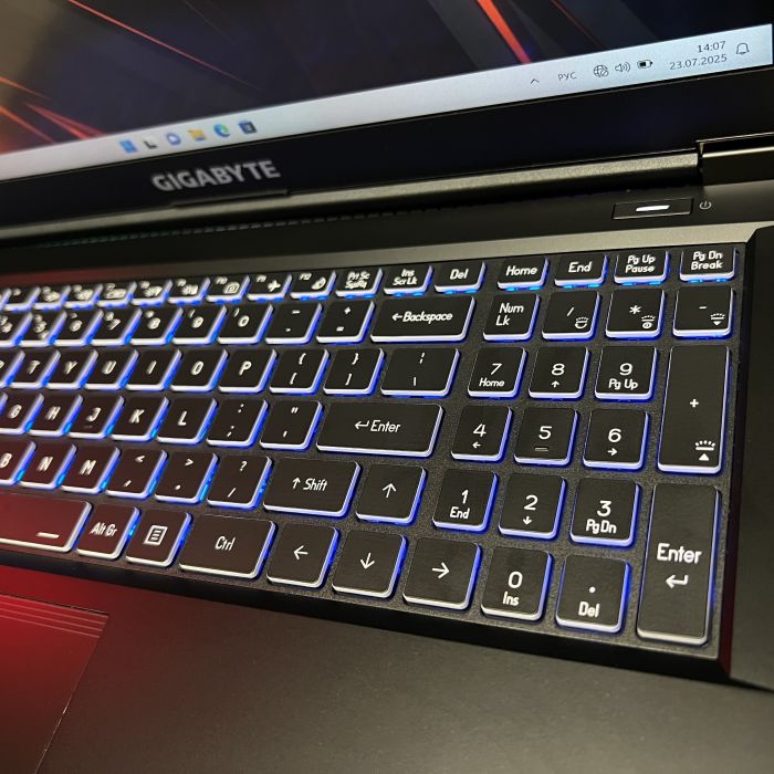 Ноутбук Gigabyte i5-12500H/16GB/512SSD/RTX4060 - 8GB Б/В
