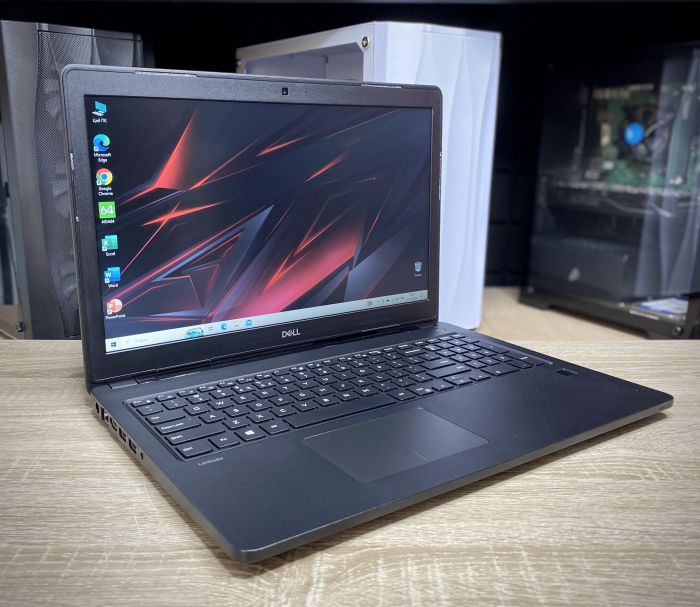 Ноутбук Dell Latitude 3580 i3-6006U 8Gb SSD 120 GB HD Б/В