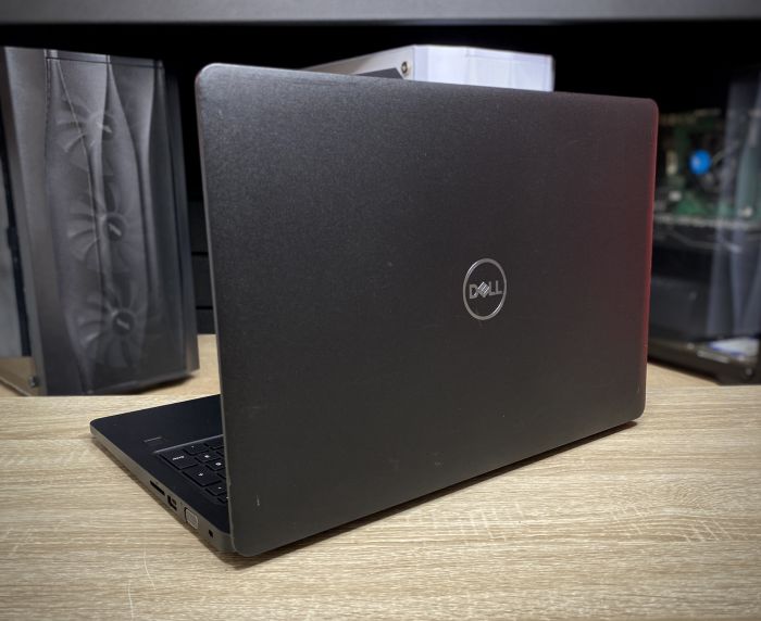 Ноутбук Dell Latitude 3580 i3-6006U 8Gb SSD 120 GB FULL HD Б/В