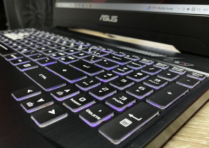 Ноутбук Asus Tuf Gaming Ryzen 7 3750H 16Gb 256SSD 500HDD GTX1650 Б/В