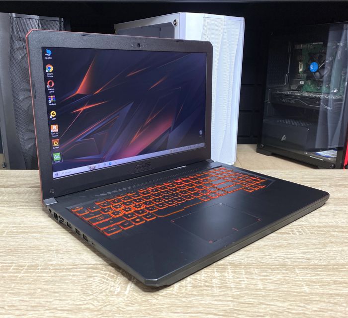 Ноутбук ASUS TUF  i5-8300H 16Gb 256SSD GTX1050 Б/В