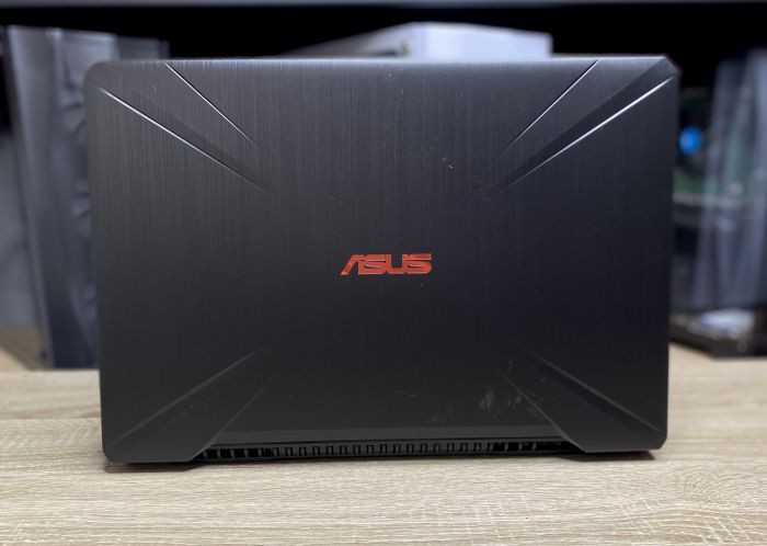 Ноутбук ASUS TUF  i5-8300H 16Gb 256SSD GTX1050 Б/В