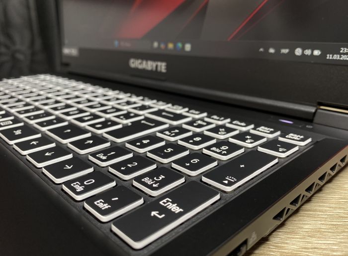 Ноутбук Gigabyte G5 i7-13620H 16Gb 1Tb SSD RTX4060 Б/В
