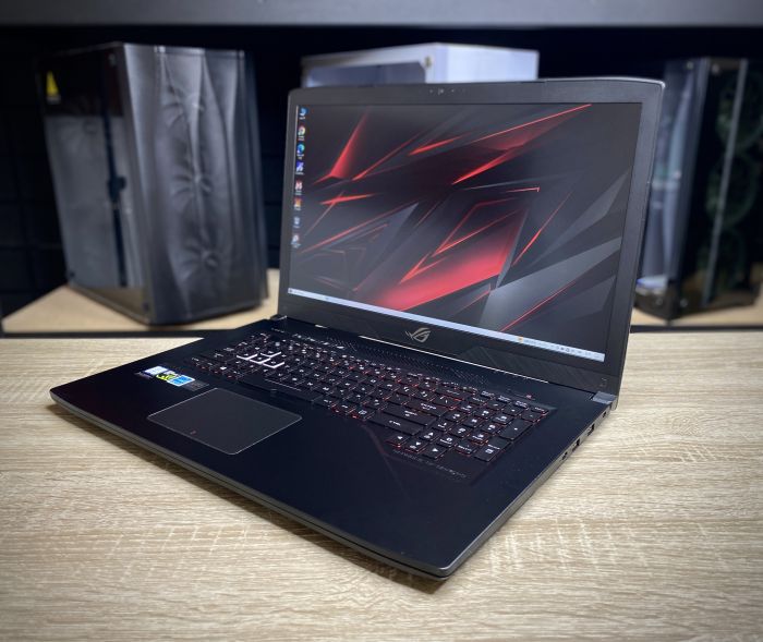 Ноутбук Asus Rog Strix Gl 703 i7-7700HQ 16Gb 128SSD 1Tb HDD GTX1060 Б/В