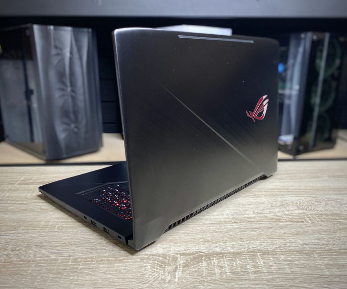 Ноутбук Asus Rog Strix Gl 703 i7-7700HQ 16Gb 128SSD 1Tb HDD GTX1060 Б/В