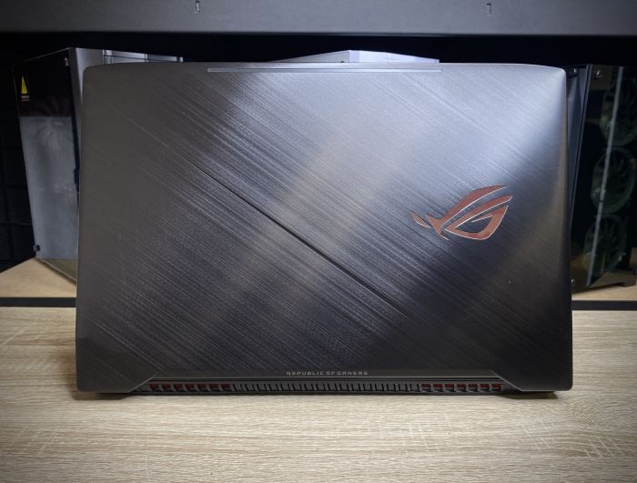 Ноутбук Asus Rog Strix Gl 703 i7-7700HQ 16Gb 128SSD 1Tb HDD GTX1060 Б/В
