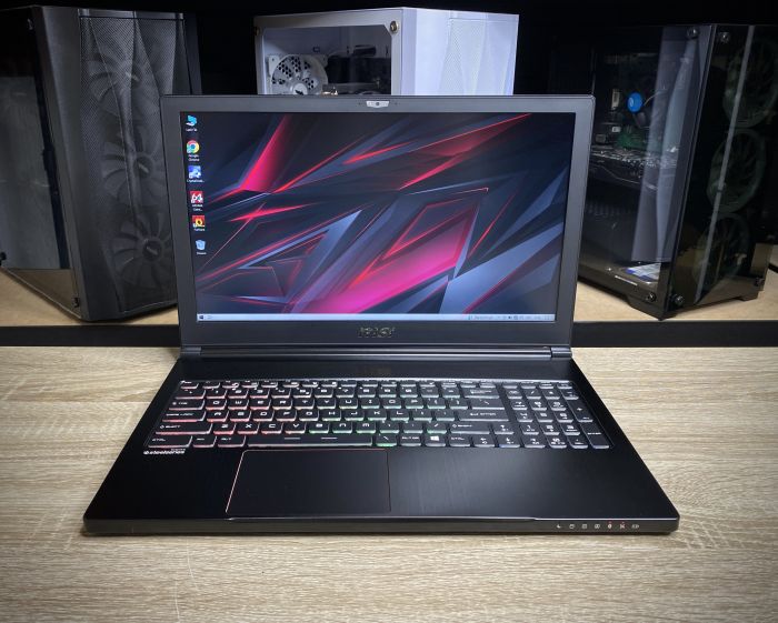 Ноутбук MSI Gs 63 I7-7700HQ 16Gb 256Gb 1Tb HDD GTX 1060 Б/В