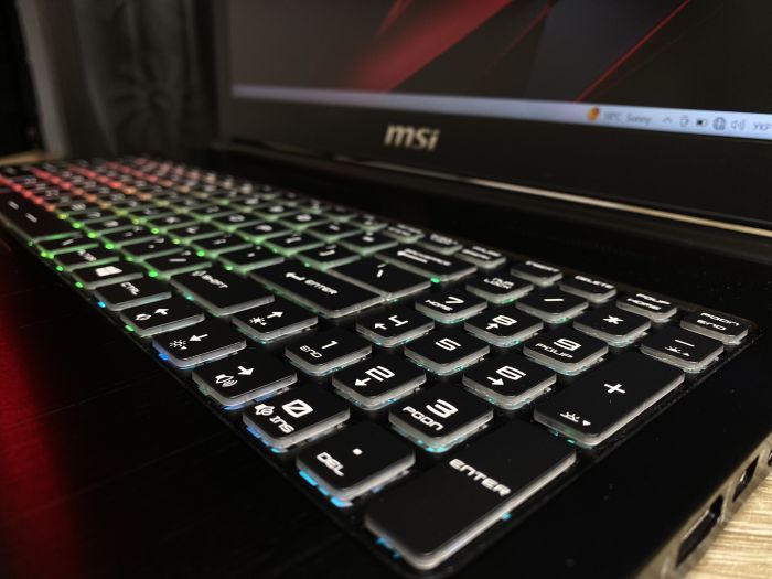 Ноутбук MSI Gs 63 I7-7700HQ 16Gb 256Gb 1Tb HDD GTX 1060 Б/В