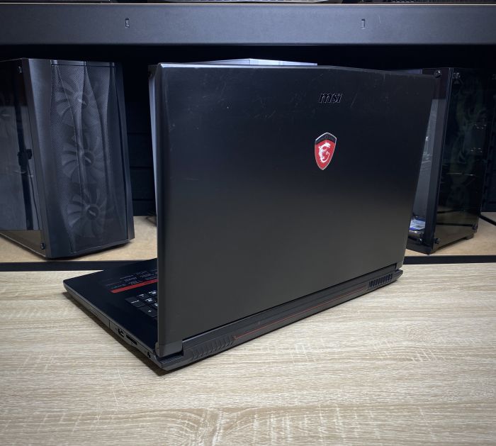Ноутбук MSI i5-6300HQ 16Gb 256SSD 500HDD GTX950M Б/В