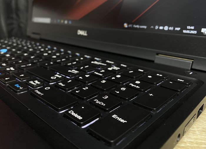 Ноутбук DELL Latitude 5580 i5-6440HQ 8Gb 256SSD 940MX Б/В