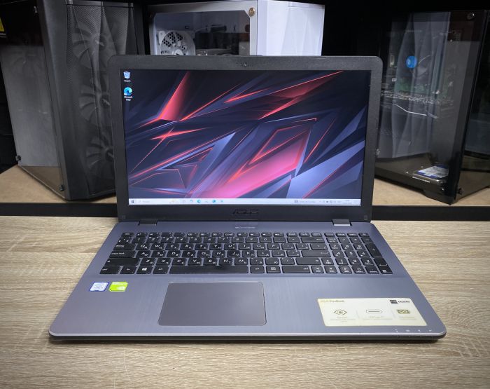Ноутбук ASUS VivoBook i3-8130U 16Gb 480Gb + 480Gb SSD MX130 Б/В