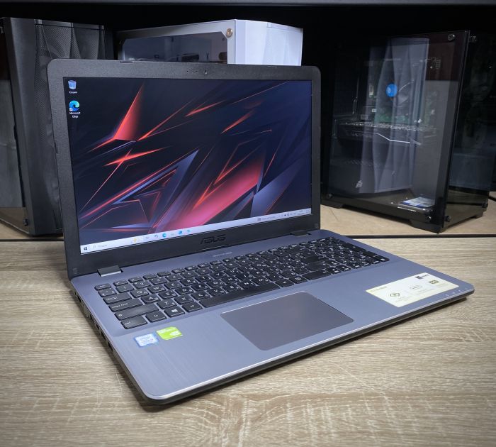 Ноутбук ASUS VivoBook i3-8130U 16Gb 480Gb + 480Gb SSD MX130 Б/В