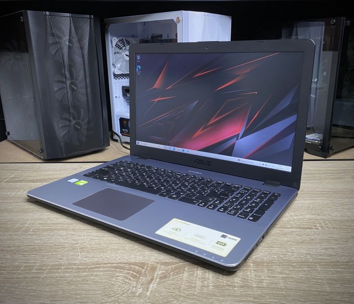 Ноутбук ASUS VivoBook i3-8130U 16Gb 480Gb + 480Gb SSD MX130 Б/В