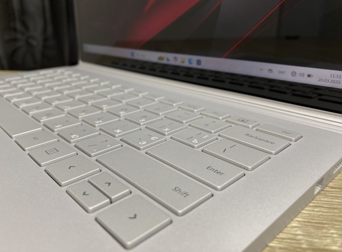 Ноутбук сенсорний Microsoft Surface i7-6600U 8Gb 256SSD HD Graphics 520 Nvidia 940MX Б/В