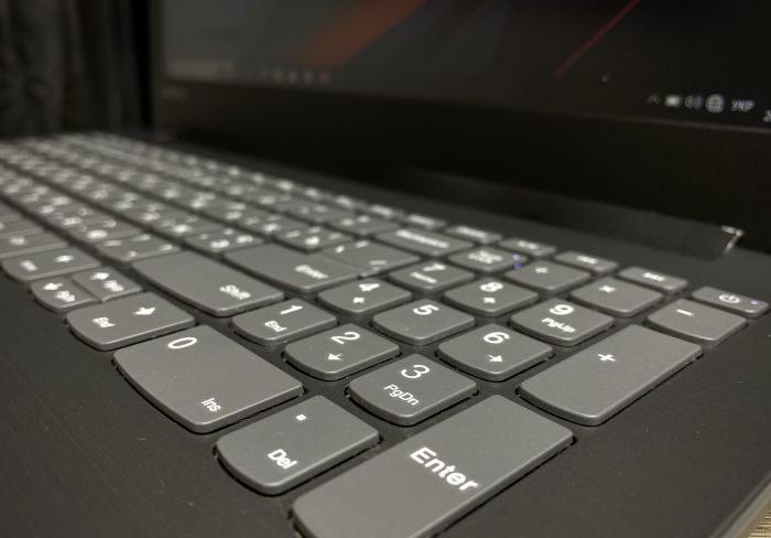 Ноутбук Lenovo ideapad320 i5-7200U 8Gb 128SSD 320HDD 940MX Б/В